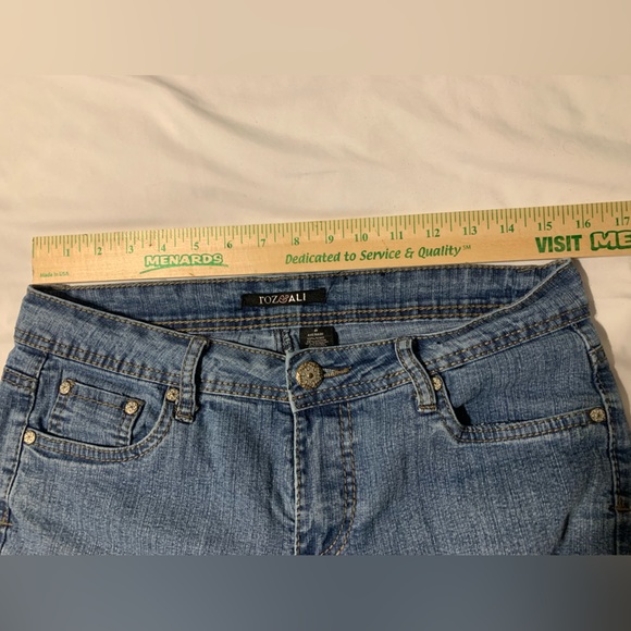 ROZ & ALI WOMEN'S JEANS BLUE SIZE 8 AVERAGE DENIM CASUAL PANTS STRETCH STRAIGHT - Picture 5 of 13